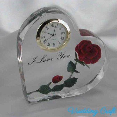 Hot Selling Engraved Decorative Heart Shape Clock For Wedding Souvenir